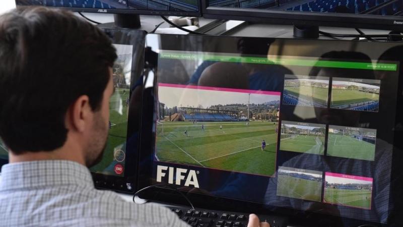 Ứng dụng VAR (Video Assistant Referee)